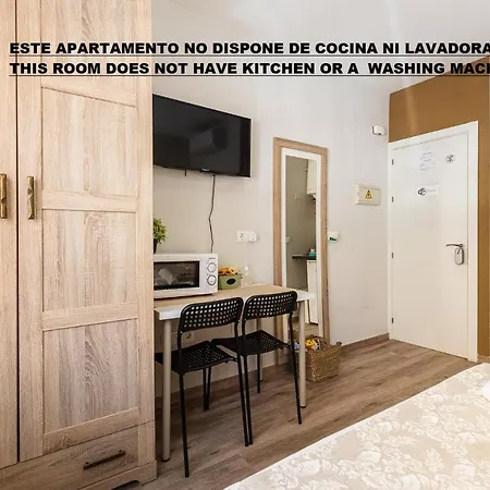 Apartamentos Lola Beach Malaga Exterior photo
