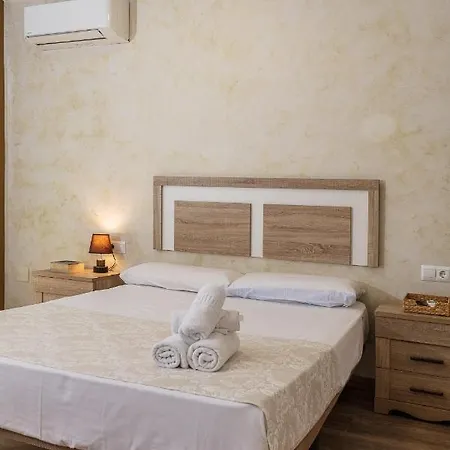 Apartamentos Lola Beach Malaga Exterior photo