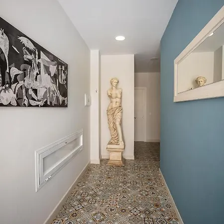 Apartamentos Lola Beach Malaga Exterior photo