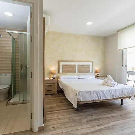 Apartamentos Lola Beach Malaga Exterior photo