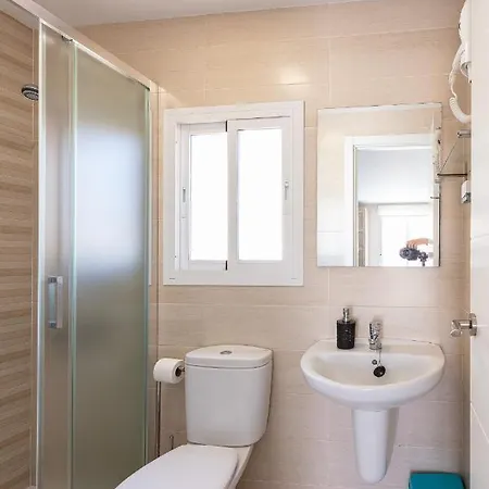 Apartamentos Lola Beach Malaga Exterior photo