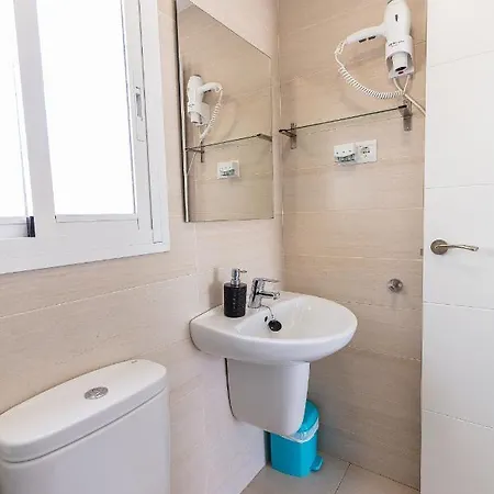 Apartamentos Lola Beach Malaga Exterior photo