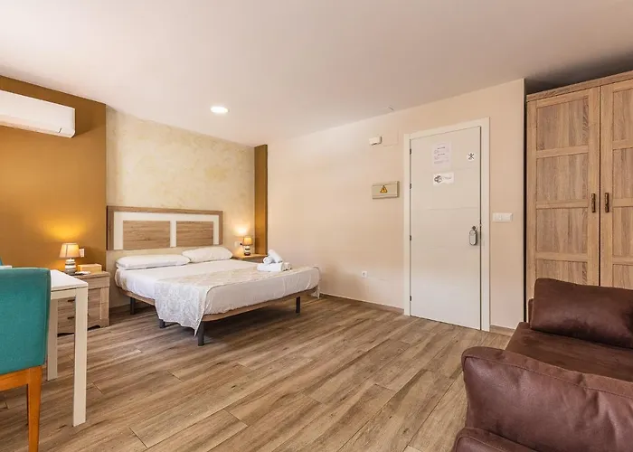 Apartamentos Lola Beach